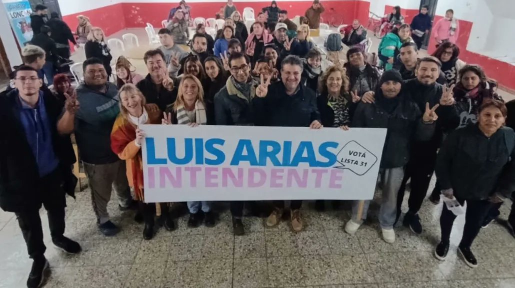 UPLaPlataOk's tweet photo. ✌️🗳 Vecinxs protagonizan jornada de formación para garantizar el derecho a elegir en una nueva jornada democrática 🇦🇷
#Lista31 @unionxlapatria
@LuisFedeArias
#Intendente
@danielolaplata @VinuelaGuada @YaniiSanchez85 Concejales
⚖️ #CiudadJusta
📊 #CiudadPensada https://t.co/vQerQMvujc