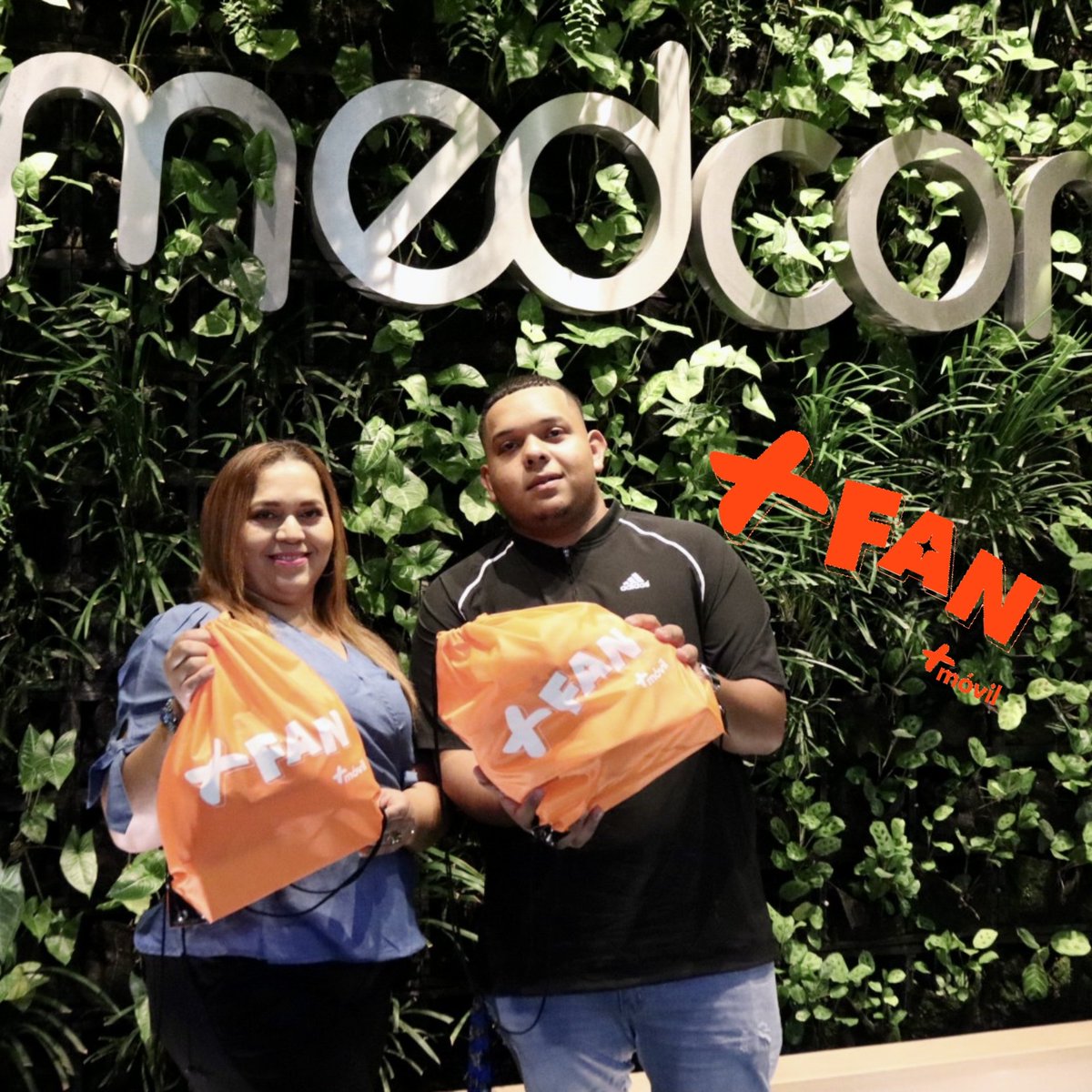 Telemetro's tweet photo. #masfan @MasMovilPanama preparándose para la gran final 🎤🎶 https://t.co/4jEWnYFqPQ