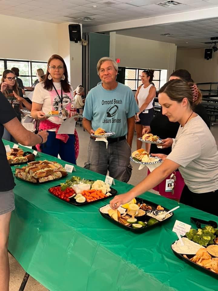 PineTrailVCS's tweet photo. Many thanks to our amazing PTA for our back to school lunch and raffle. It’s going to be a fantastic year!🌲 https://t.co/9K4ApgVWwA
