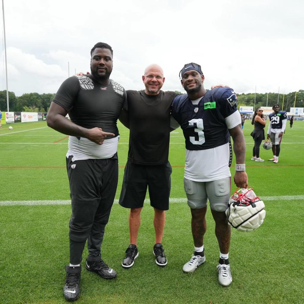 ContinuedFight's tweet photo. @NFL Training Camp 🏈
Stop #3 @patriots
FAMILY.
@macjones_10
#MackWilson
@barmore_
#AmeerSpeed
NOW. WE. GO. https://t.co/W3LkaThu2Q
