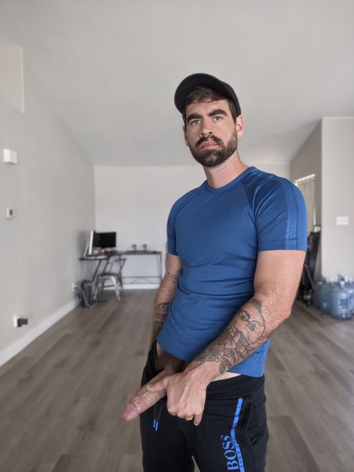 Daddy's gonna make you cum https://t.co/x53zIXfUIh