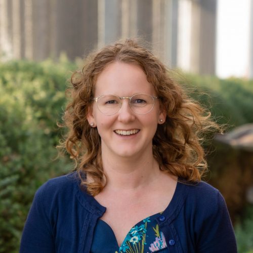 Melanie Lowe is co-director + a researcher from @RMIT in Melbourne, 🇦🇺, investigating how to plan #healthy + #SustainableDevelopment for #UrbanResilience with monitored spatial indicators + informed policy.