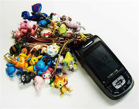 imagine emmet has a phone like this but it's mostly joltiks with some of his team sprinkled throughout