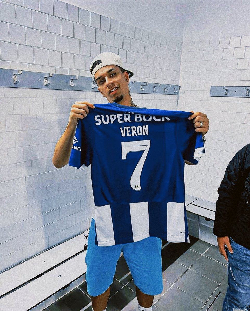 olhem só quem apoia o maior de portugal 🙊😨