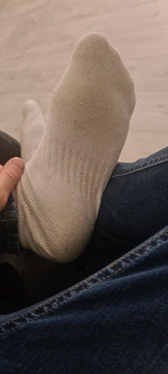 bi_twink's tweet photo. Some of u have been asking #feetfethish #feetcontent #smellysocks https://t.co/6MDLrqZeCC