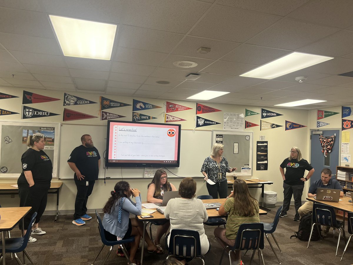 hms_hawks's tweet photo. Another great day of learning for our Hawk leaders! Digging in the data and planning for student success!!!! #HawkPride ❤️💙 https://t.co/0NAmdbfpgV