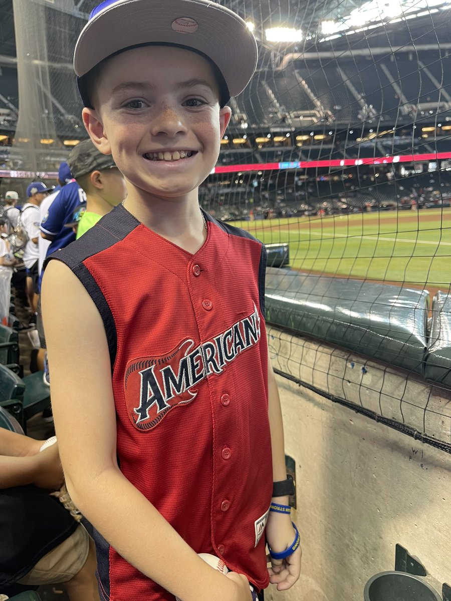 MrVersatile21's tweet photo. @JDMartinez28 Brogan is sitting first row down right field line. He would love to see you again. Appreciate you brother! https://t.co/iukXF6pRht