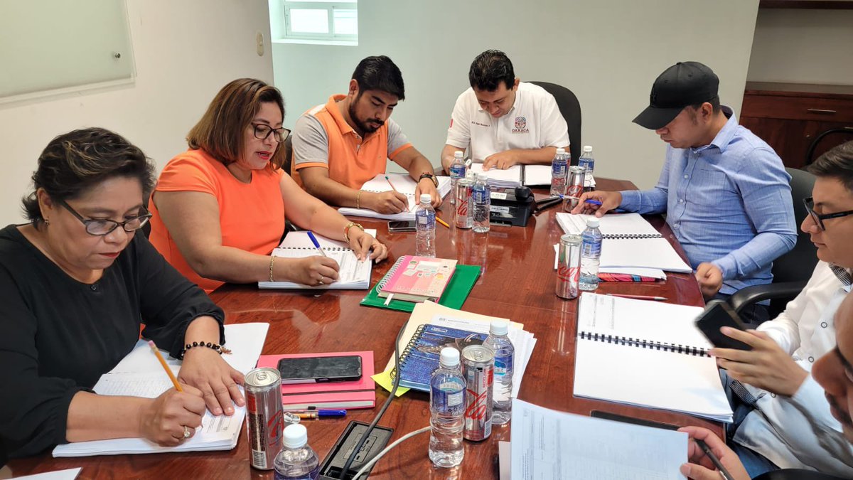 stpeidceo22_25's tweet photo. en donde se analizaron los documentos de las y los compañeros de base que ingresaron solicitud para participar en las convocatorias emitidas con anterioridad. https://t.co/UDmTfszhZa