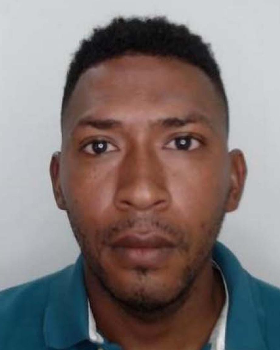 JoaquinEBulding's tweet photo. Cómo Miguel Agresot Rodríguez, de 36 años, fue identificado el hombre hallado muerto con herida cortopunzante a la altura del puente colgante del balneario Hurtado de Valledupar https://t.co/hg9yhVoqvK