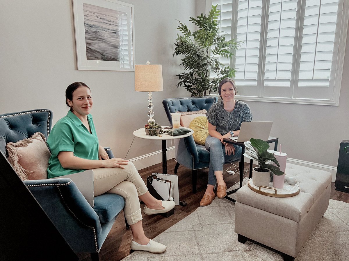EMDRgurus's tweet image. Hello Bobbi and Elle 👋🏼 So thrilled to welcome Bobbi to the team! #azemdr #emdrtherapist #phoenixtherapist #phoenixtherapy