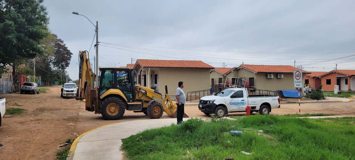 muvhpy's tweet photo. 🤩BUENA NOTICIA
🤝En coordinación entre el #MUVH y l @EssapSA ya iniciaron los trabajos para la ampliación de la línea de provisión de agua en el Barrio San Blas, en la ciudad de Mariano Roque Alonso.
#CheTapyi https://t.co/BWDuDAxPBS