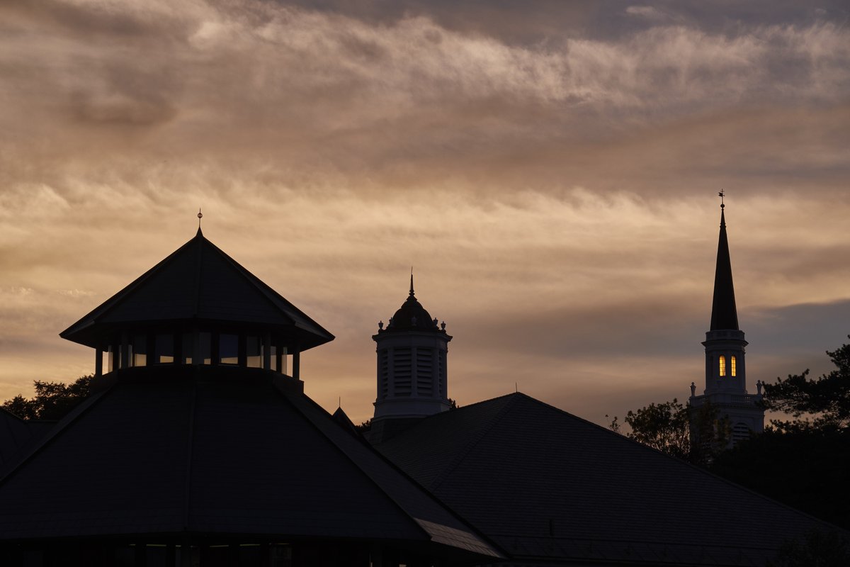 Few things can beat a summer sunset in #Middlebury.