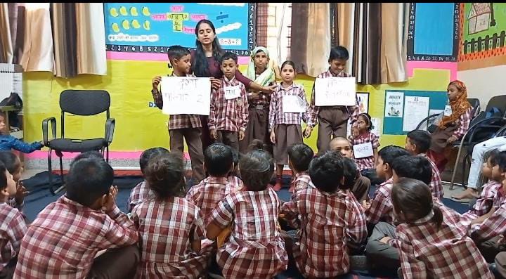 SARD_1996's tweet photo. Children are continuously learning from Municipal corporation schools of Delhi through Wash facilitator about importance of Handwashing, upkeep of personal hygiene and good habits. Grateful to oracle for the generous support. #wash #handwashing #oracle #MCDschools https://t.co/x2aYjBH3wX