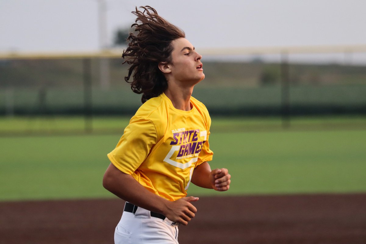 PrepBaseballIL's tweet photo. Plenty of positive momentum with UTL Ethan Bass (Glenbrook North; Illinois commit). 

Parlayed one of the better BP rounds of the #ILStateGames with a 2B today. 

One of the top 2026 grads in the country. 

👤: https://t.co/eBH0IDuS90 https://t.co/wWgYtCOVSA