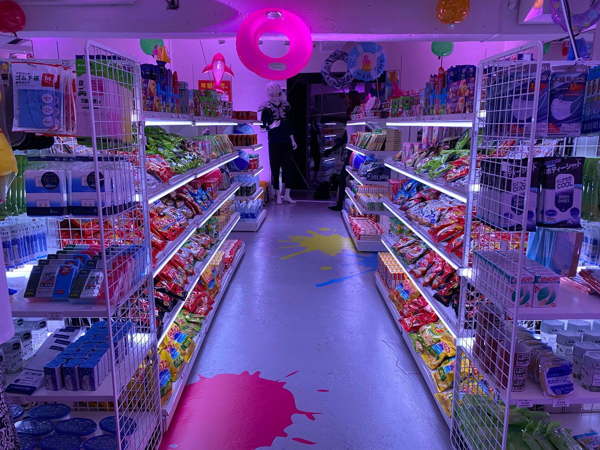 NetflixJP's tweet photo. いよいよ本日！
『#ゾンビニ』がZeroBase渋谷にてオープン！

「ゾンビニくじ」で #ゾンビニ 当日体験枠や、#ゾン100 オリジナルグッズが当たるチャンス✨

その他にも、アキラ（#赤楚衛二）と一緒にゾンビから逃げれるフォトスペースや、キャストの衣装や映画に登場するアイテムの展示スペースなど、楽しいコンテンツが盛り沢山🌞

今すぐ渋谷へGO！

開催期間：8/9（水）〜 8/13（日）
OPEN：11:00〜20:00 
#ゾンビになるまでにしたい100のこと