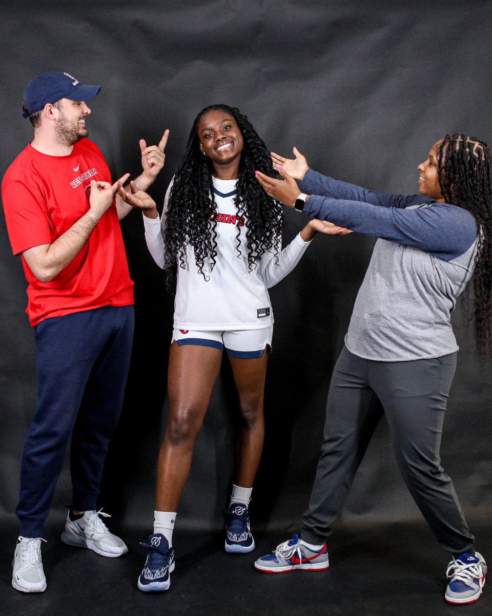 JakahlaCraft's tweet photo. Thank you @StJohnsWBB for the amazing official visit! I had an amazing time with @SJUCoachT , @walker_coach , and the team :) https://t.co/86X35jpt5w