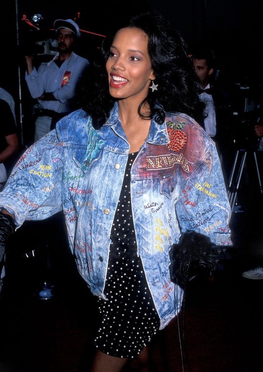 247LC's tweet photo. Shari Headley at the “Coming to America” Hollywood Premiere (1988) https://t.co/PRgfd8n1D3