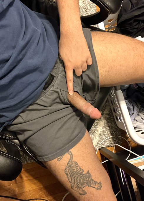 suck daddy off https://t.co/budgcnq1bQ