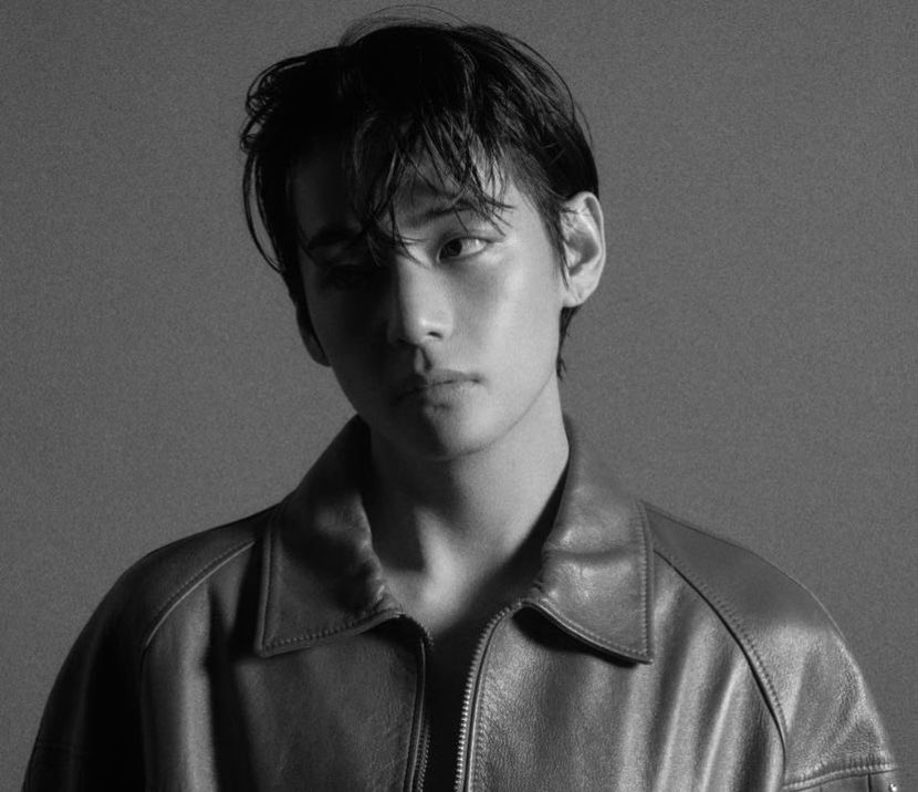 PopBase's tweet photo. V of BTS will release ‘Love Me Again’ and ‘Rainy Days’ as the pre-releases from his debut solo album ‘Layover’ this Friday, August 11th. https://t.co/Y3BInTkcMe