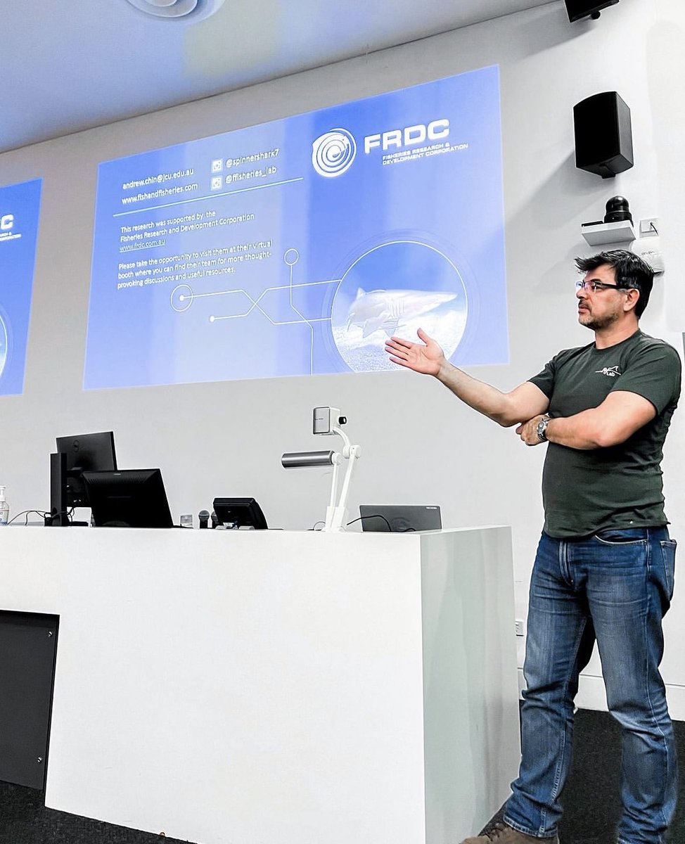 Dr. Andrew Chin (@spinnershark7)
giving his talk at the opening <a href="/the_FINstitute/">the_FINstitute</a> event for the semester. 

The history of fish traps, how they work and their potential to replace gill nets in light of recent gill net bans across all of Queensland.
#fisheriesqld #gillnets