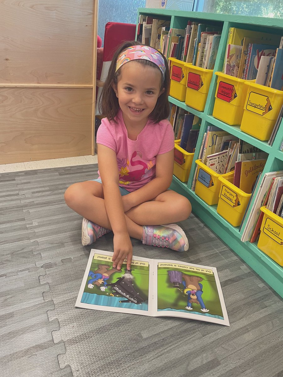 ms_klindworth's tweet photo. We’ve already got some rockstar readers in our classroom this year!   
📚📚📚
Independent reading on Week 4, what?? 

#PtownElem #Kinder #readingtoself https://t.co/ColNqJiNl8