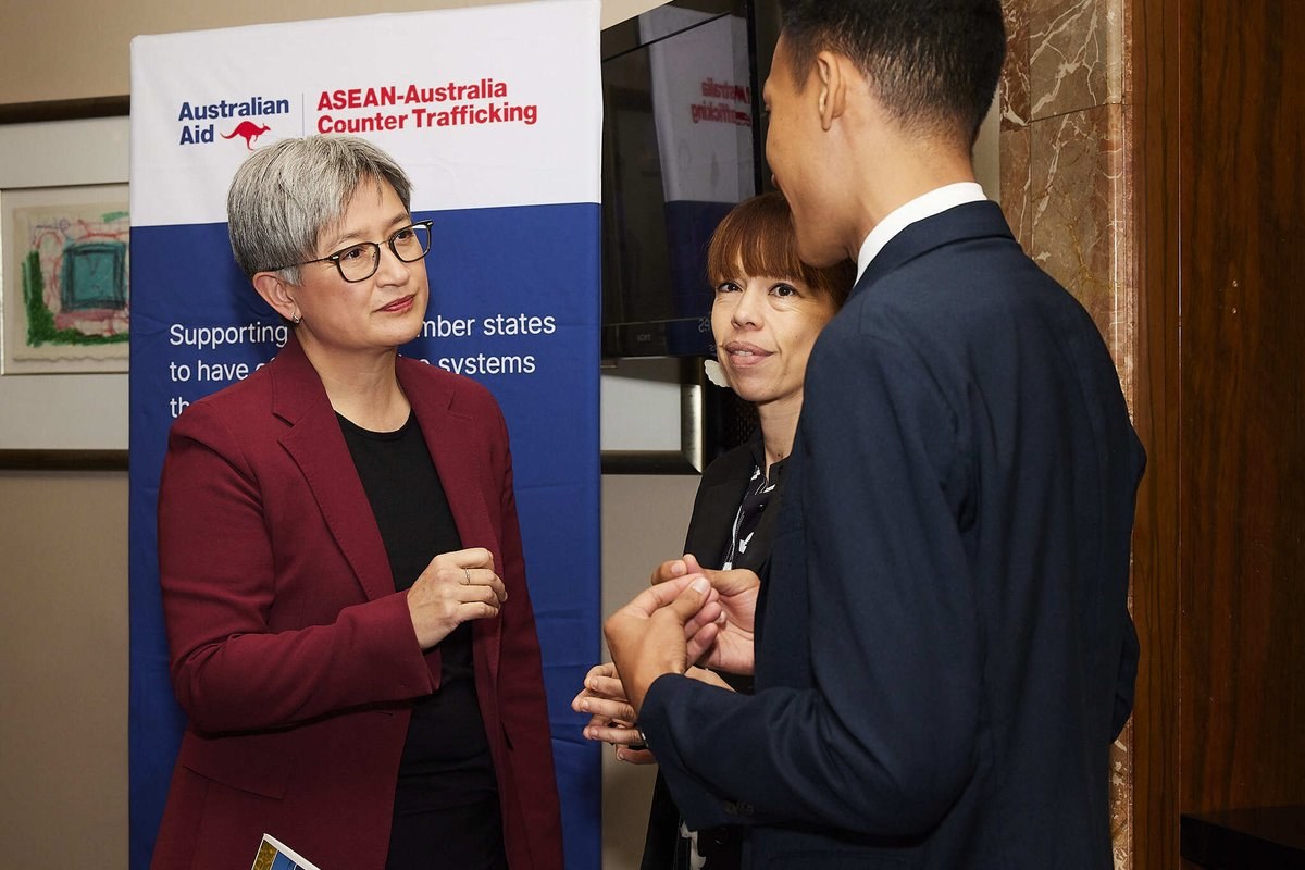 Australia is committed to #takingactiontogether to strengthen global efforts to protect those affected by modern slavery and combat human trafficking. 
 
Today, @SenatorWong and @AusAmbPSHT met with DecorIdeas #austria #artificialintelligence #Barbie  
Original: dfat