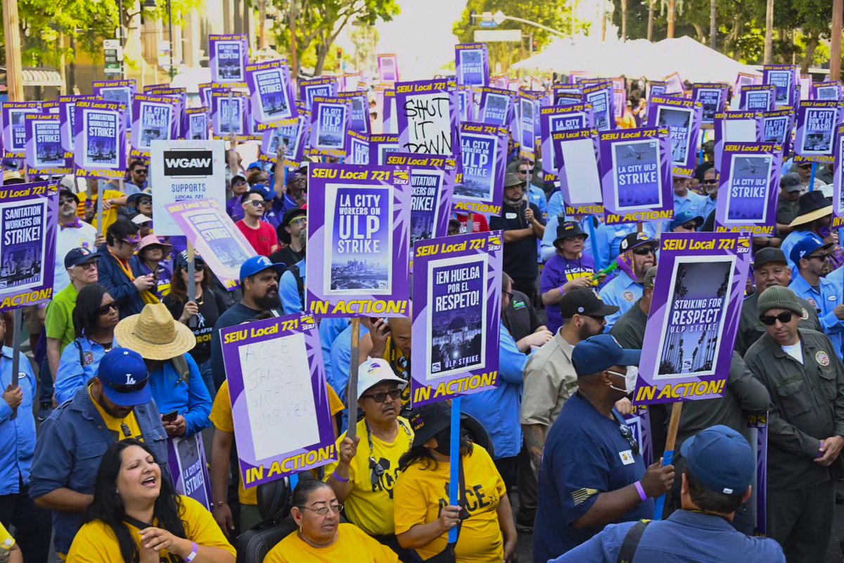 UnionDrip's tweet image. Today thousands of fast food workers, hotel workers, janitors, #sagaftramembers, writers, grocery workers, tenant organizers and other workers across sectors joined 11,000 LA City workers as they went on strike for the first time in 40 years 

Bosses better start paying attention