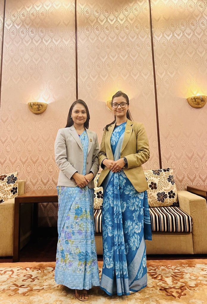 Beauty With Brains🌷