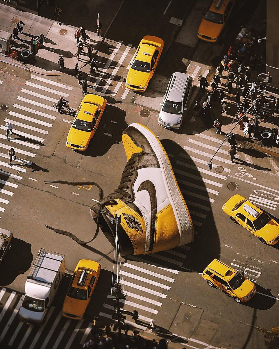 Sneakers in unlikely places by <a href="/cejimenez/">Carlos Jiménez Varela</a> 🎨