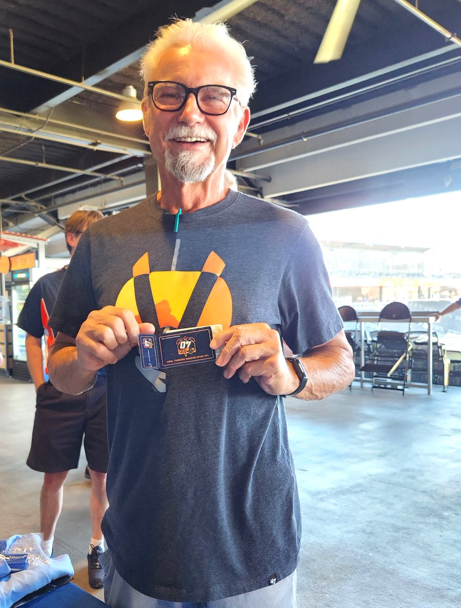 LVCCLD's tweet photo. Love the @AviatorsLV ⚾? Get the official #LasVegasAviators library card & join us on August 11 for #FireworkFriday & help support the Library District Foundation while enjoying a night out at @thelvballpark 😎. Score your tickets today:👉 https://t.co/hidt5rQR2q #GetCarded https://t.co/s7yQ2eSbf2