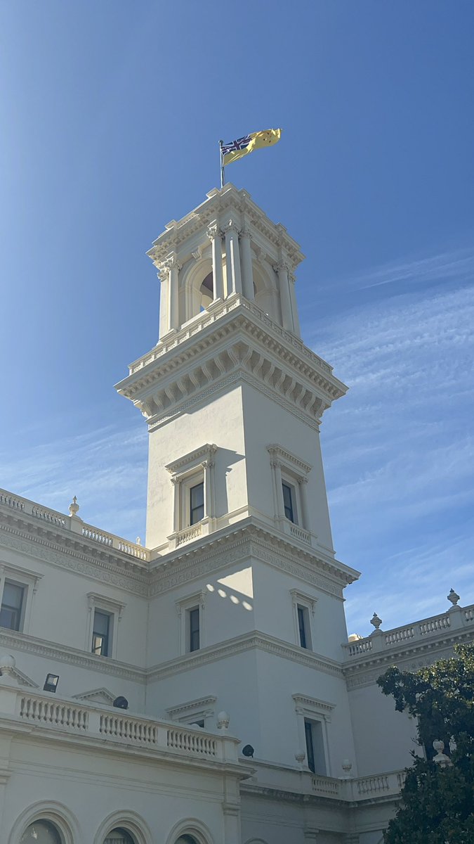 The Governor’s Standard has been raised at Government House marking the assumption of the Office of the 30th Governor of Victoria. #GovernorVic #GovHouseVic
