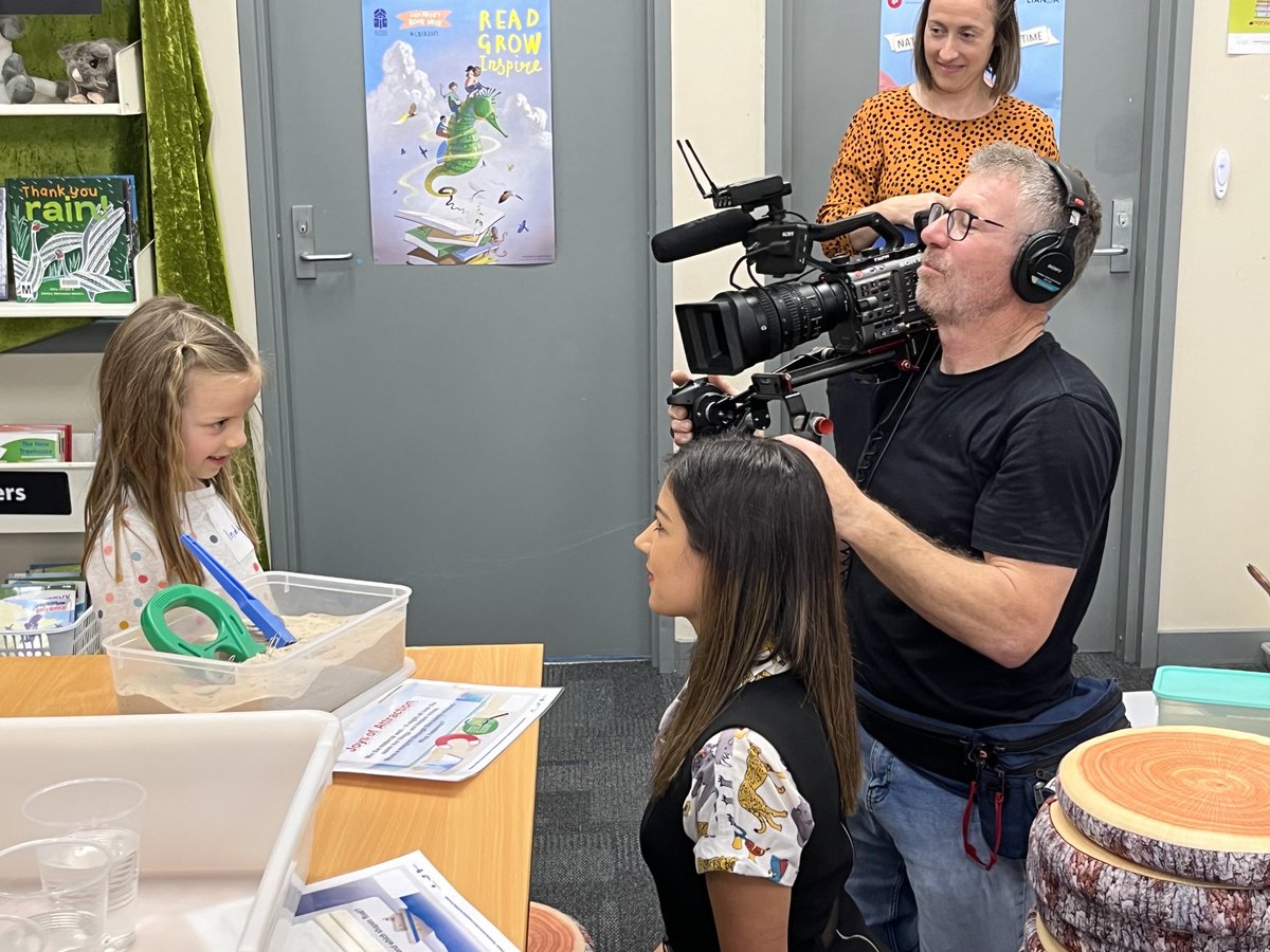 ⁦<a href="/ABCTV/">abctv</a>⁩ is today filling #LittleBangDiscoveryClub at Kariong Library ⁦<a href="/CCoastCouncil/">CentralCoastCouncil</a>⁩ #Libraries #STEM #EurekaAwards