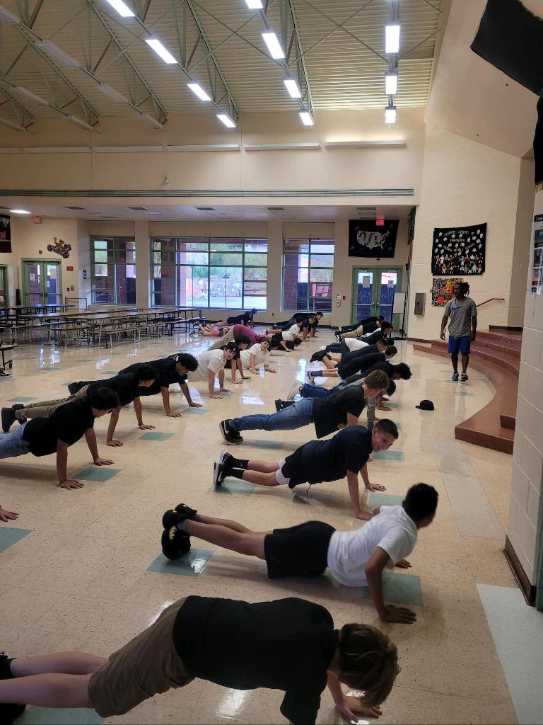 valencia_jags's tweet image. It might be raining outside but Coach Porter has them working hard in the cafeteria. #fitness #gettinginshape #strongbodyandmind @tucsonunified
