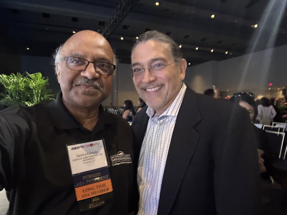 Meeting up with friends at JSM2023 awards ceremony! #selfiewithsastry #jsm2023 ⁦@EmilyHGriffith1⁩