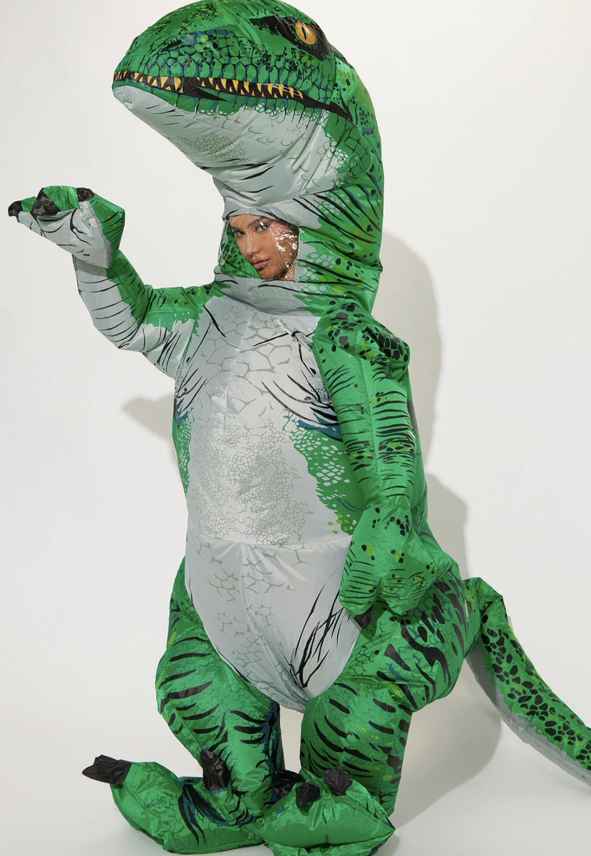 Mort3mer's tweet photo. Fashion nova made their sexy models work the Dino costume for their Halloween lineup and it’s sending me. You can’t tell me Halloween isn’t the best. https://t.co/IMOSvPDr0r