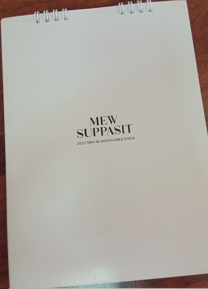syaubiabha's tweet photo. Mew Suppasit 2022 Season's Greeting Calendar 

🛍️RM20 exc postage
🛍️ Condition: 9/10
🛍️ Will get freebies
🛍️ DM for more pic/vid/details

#pasarbl #WaanjaiMYMarket #MewSuppasit https://t.co/vdXsmOO8La