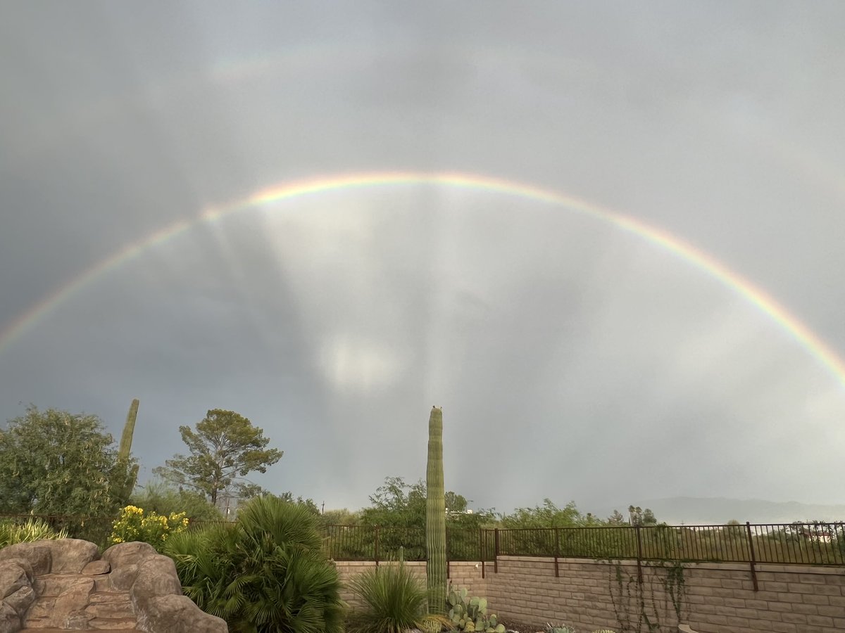 AZHippster's tweet photo. Incredible Tucson rainbow this evening! https://t.co/znPtQGOqTm