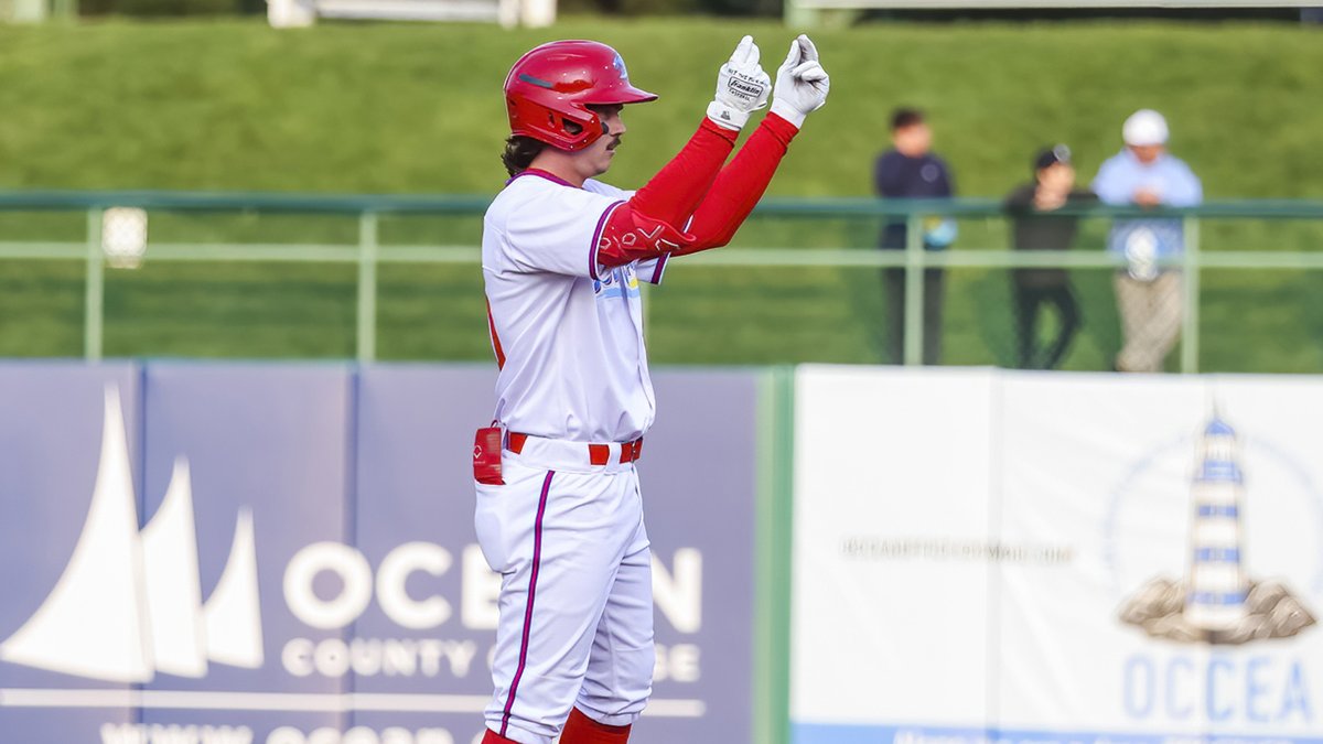 Four in a row for the BlueClaws as Carr comes through with the go-ahead 2-run double in a 5-3 win. Recap: milb.com/jersey-shore/n…