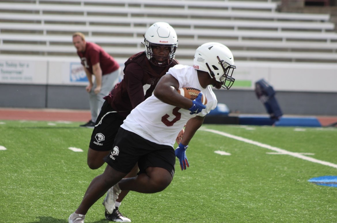 Winter’s coming, and there’s a lot of white in the forecast…❄️❄️❄️

Counting down the days to kickoff. The road to the Championship starts NOW. ⏰ 

#HUNGRY
#CHUCKTOWN