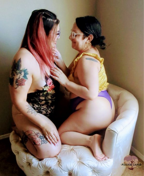 Pretty Birthday Girls Kissing 💖💕 https://t.co/IlbQpZZkaf<a href="/tag/mvsales"class="tags"><span>#mvsales</span></a>