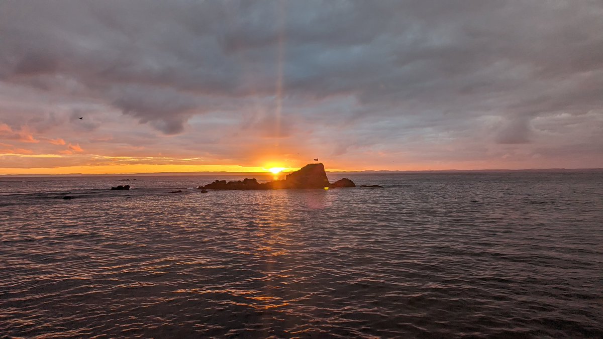 adamsooley's tweet image. Sunset over #Islington island tonight @EddieSheerr