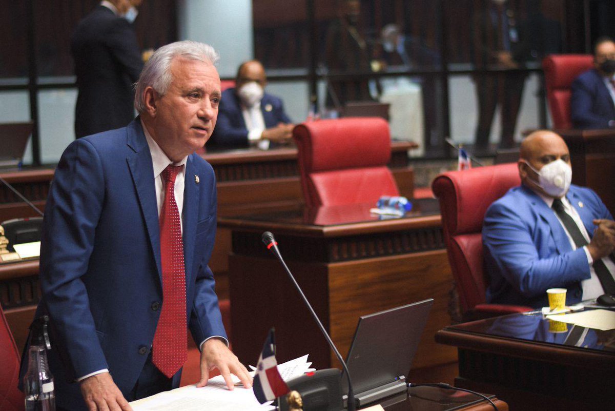 MarioHH's tweet photo. Pero Taveras siempre ha hablado de transparencia y ética. Incluso criticó falta de liderazgo en la Cámara de Cuentas. 2/6 https://t.co/Si9BRBljsI