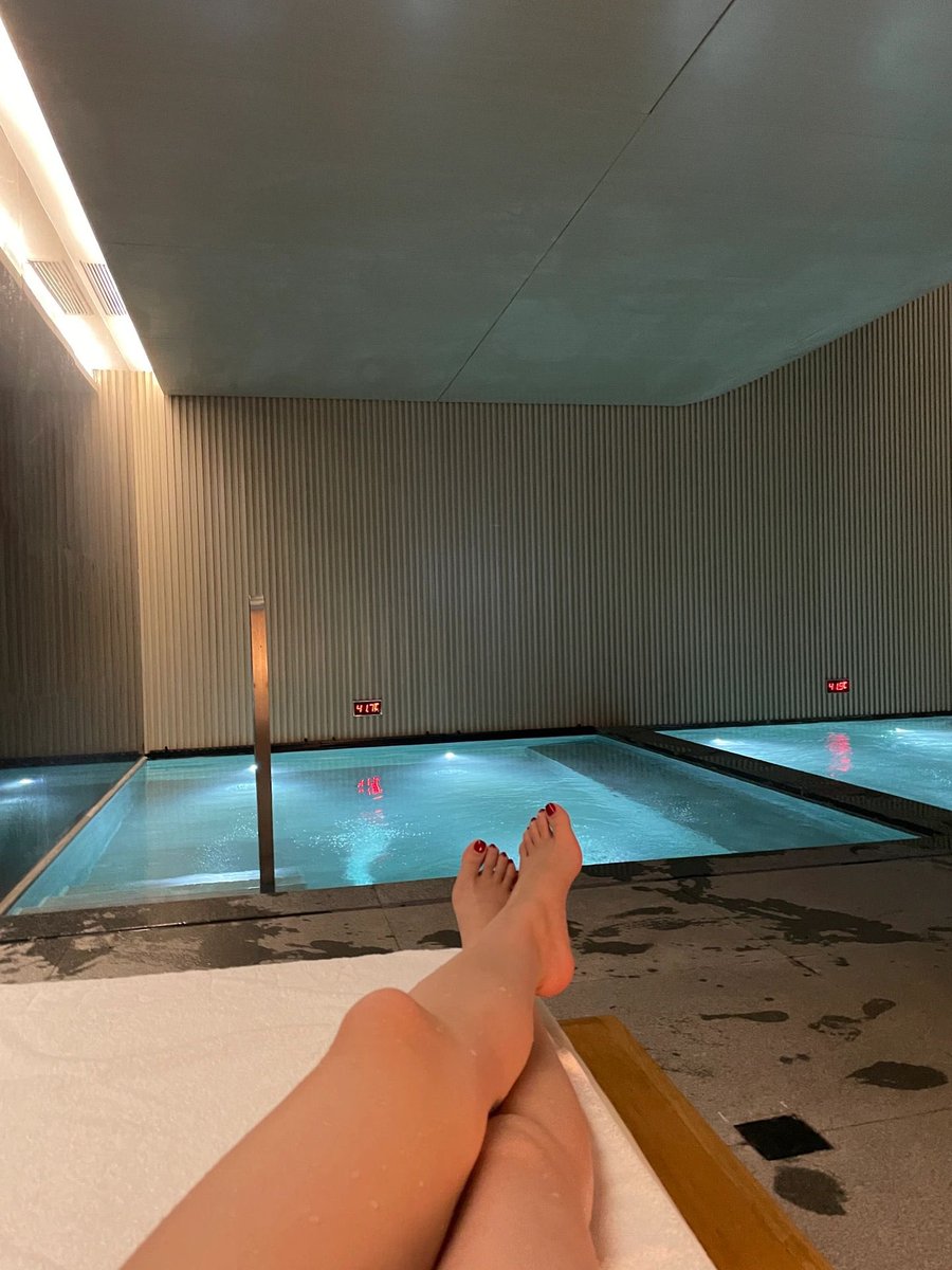 426_AnNa's tweet photo. Swimming is also a very relaxing way.
#swim #summer https://t.co/jxWRUD0aUY
