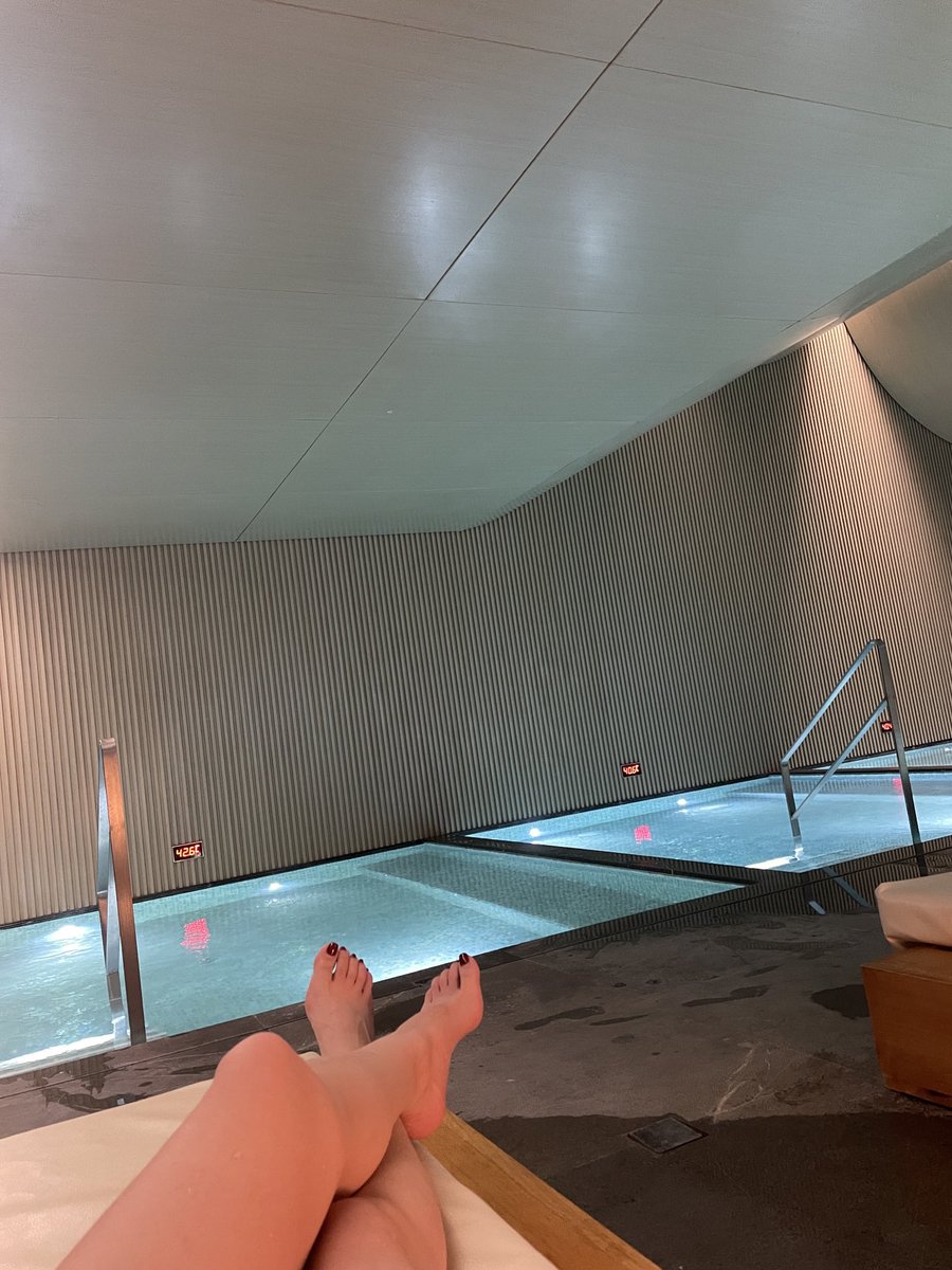 426_AnNa's tweet photo. Swimming is also a very relaxing way.
#swim #summer https://t.co/jxWRUD0aUY