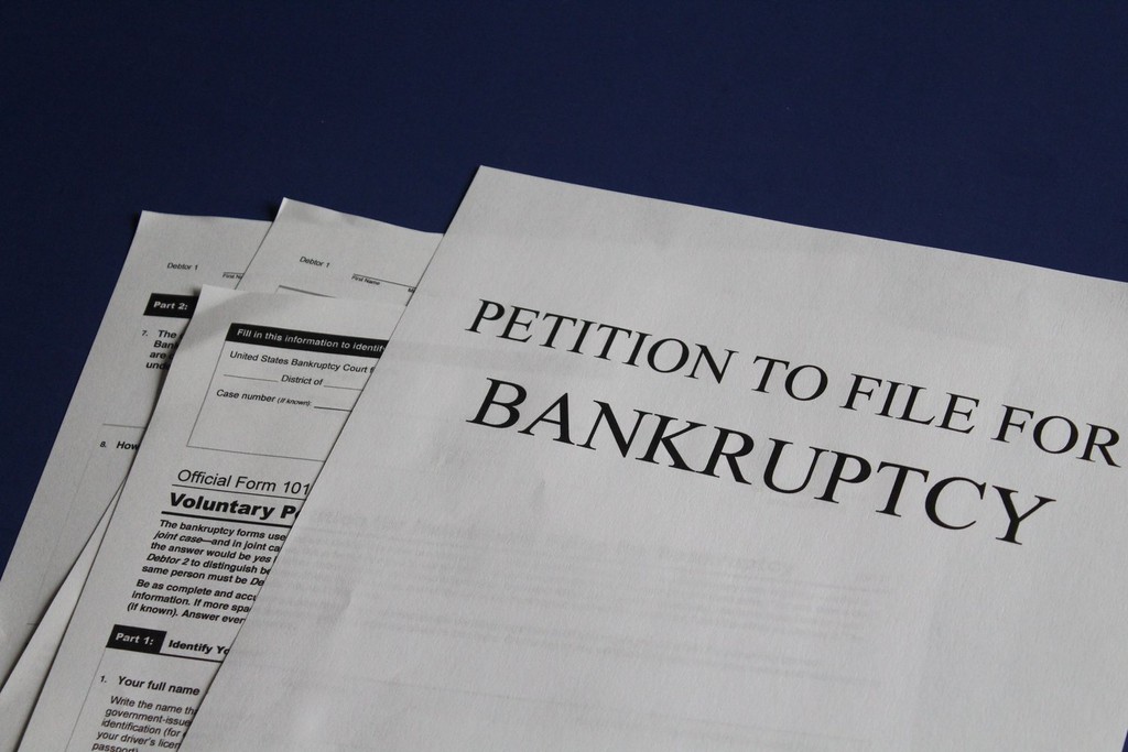 kirklandcapgrp's tweet image. According to a court affidavit, only $93M out of $220M in loans in PeerStreet's portfolio are performing.

Read the full article: PeerStreet Lending Platform Failure
▸ lttr.ai/AFItC

#PeerStreetCollapse #CrowdFunding #Chapter11Bankruptcy
