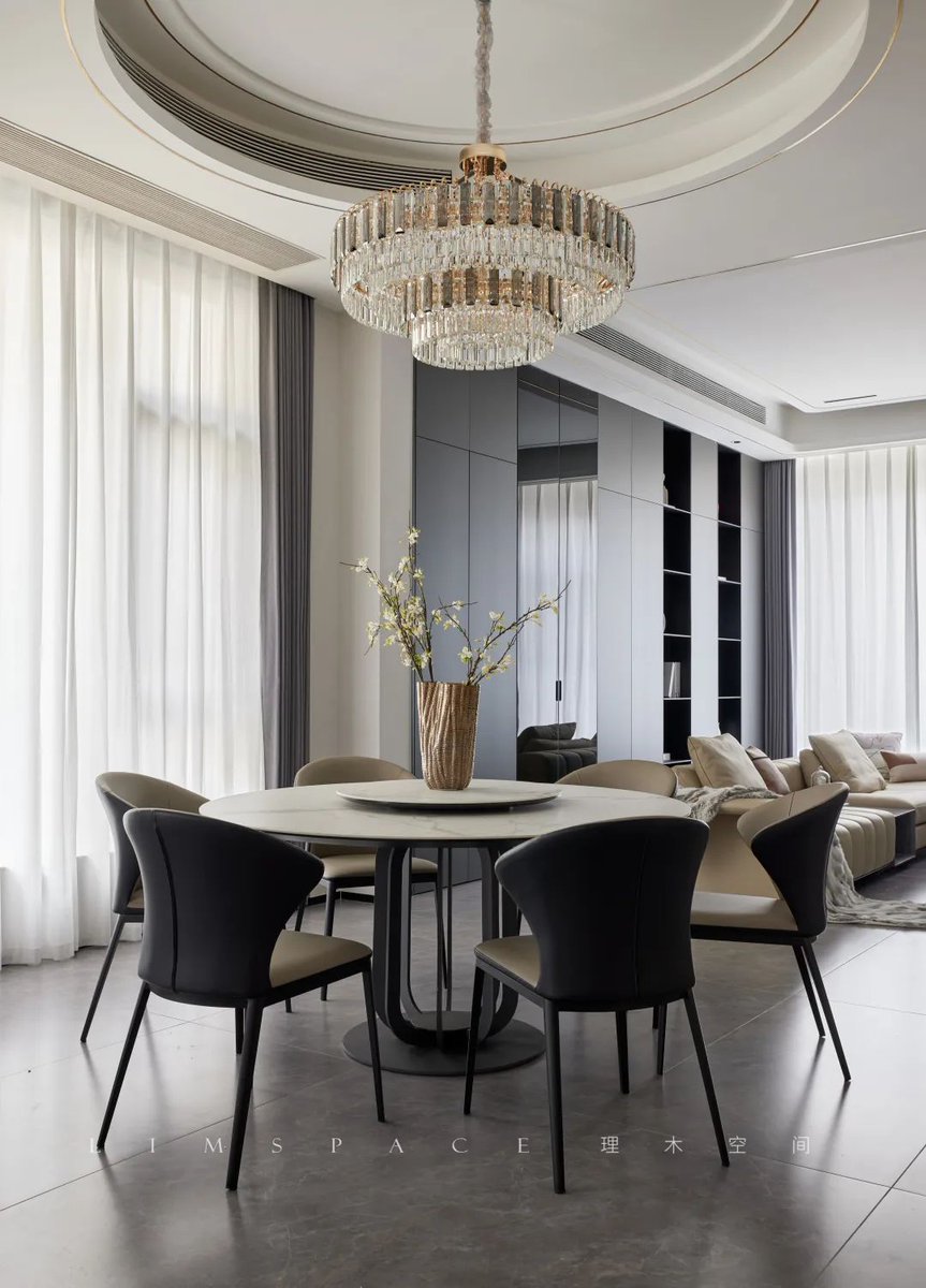 Elegance Redefined: Aesthetic Dining Space Transformation! 📷📷
#ElegantDining #RefinedAesthetics #SophisticatedSpace #PureBeauty #LuxuryDining #dining #food #foodie #restaurant #dinner #interiordesign #furniture 
shop 👉luxurythrowblanket.com