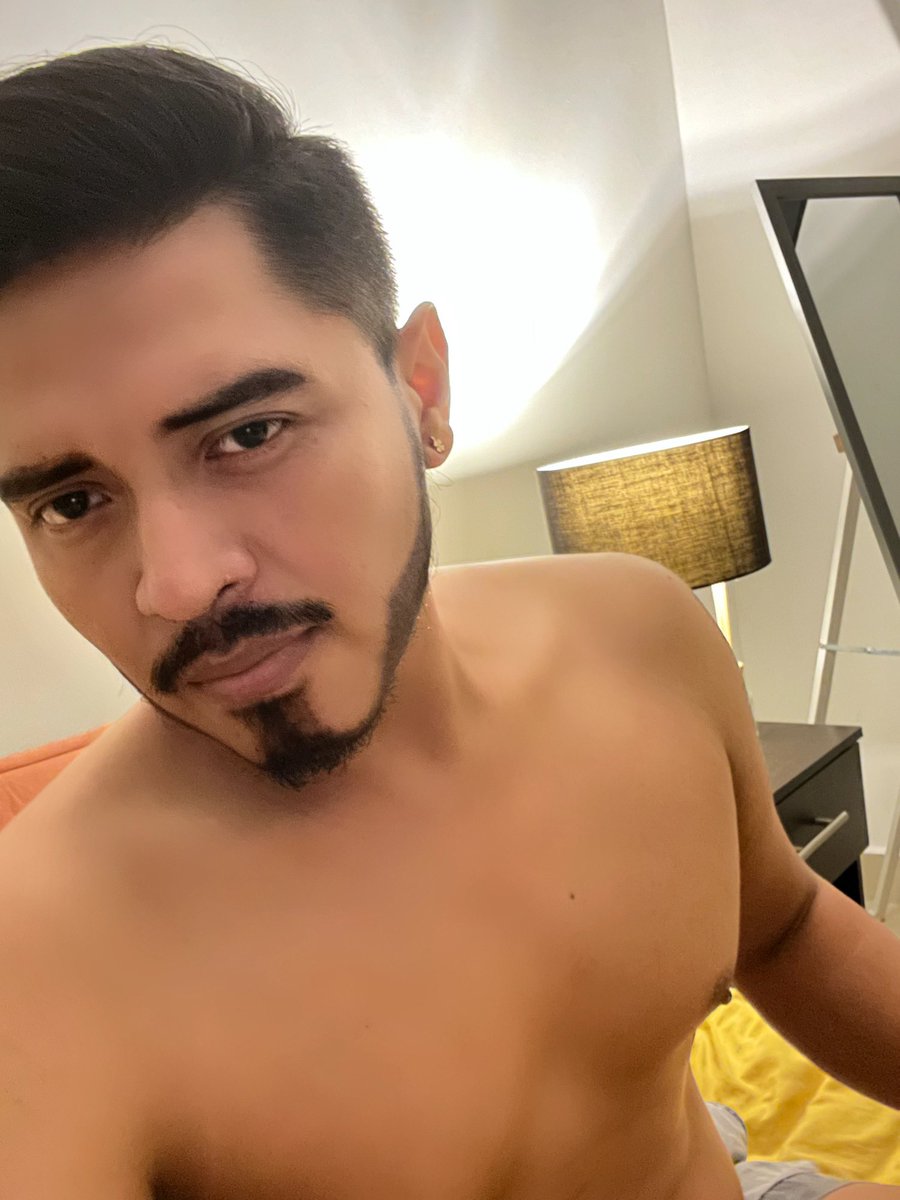 ganaranj's tweet photo. a portrait is not enough!!💤💪🏻 https://t.co/pBMskmHQBI