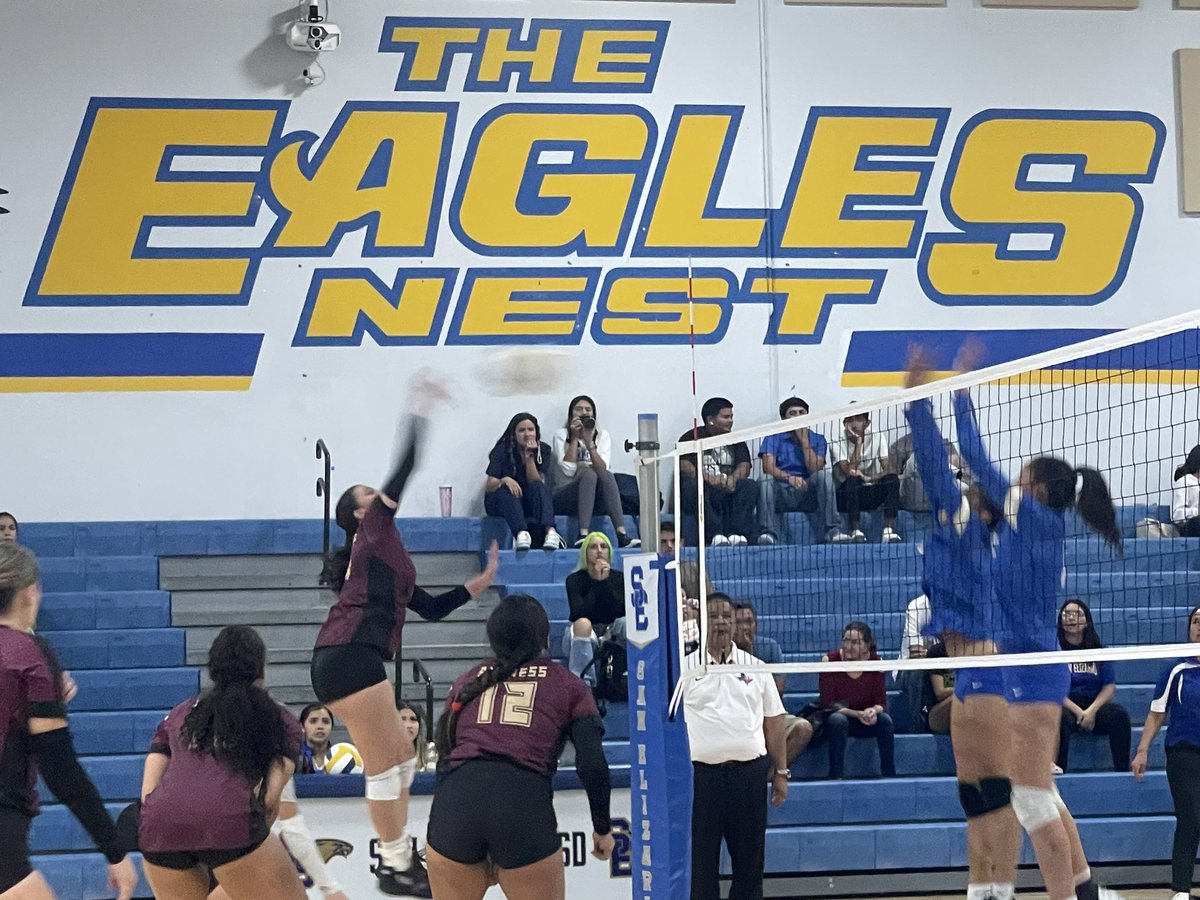 Your <a href="/AndressVolleyb1/">Andress 🦅 Volleyball</a> with the win!! 25-11, 25-19, 27-25 over a tough and scrappy <a href="/SanElizarioHS/">San Elizario High School</a> !!! <a href="/EPISDathletics/">EPISD ATHLETICS</a>
