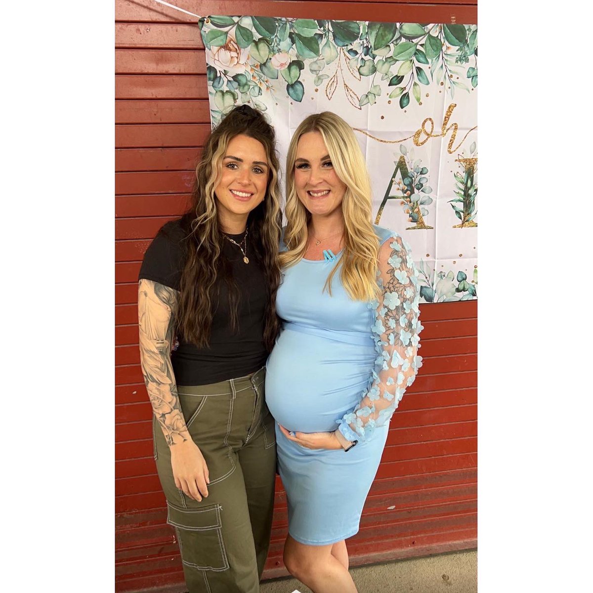 TheBethanyLevin's tweet photo. Baby shower goodness 💙🤰🏼 https://t.co/nQdILwCjzF