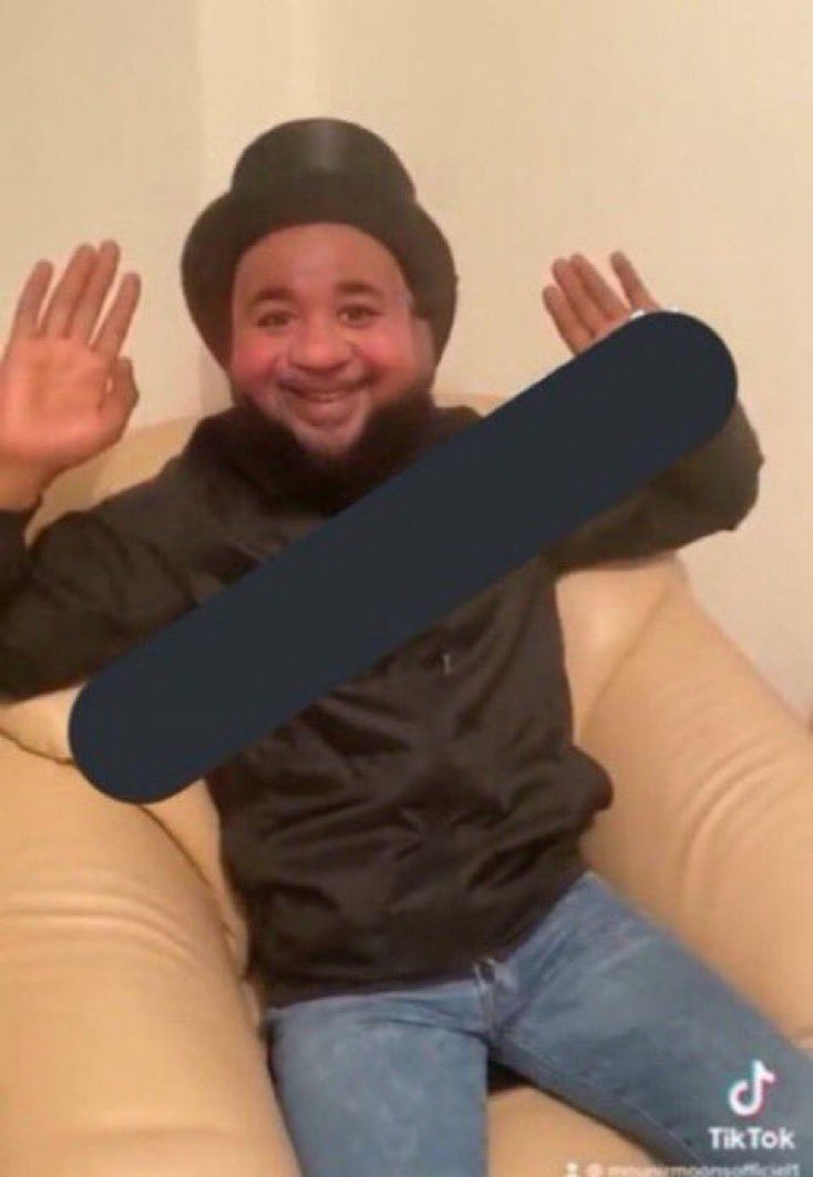 Bast0sss's tweet photo. Tweet risqué : Le gars qui fait les backs de niska est plus fort que niska en lui même 😬😬😬 https://t.co/noasmFTo1u